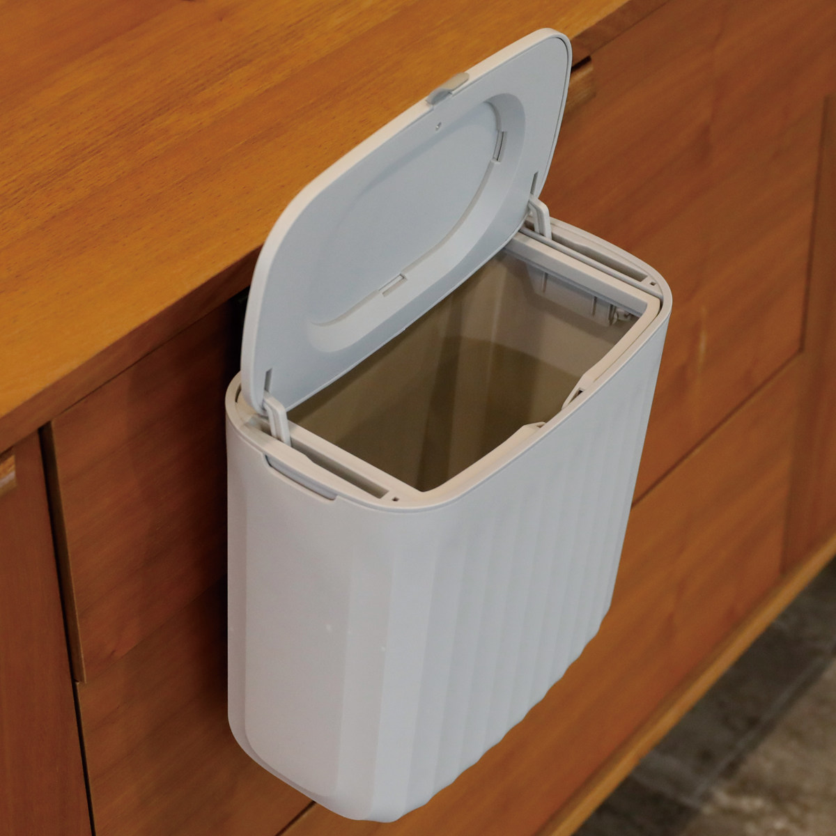 ゴミ箱 7L キッチンドアペール atomico ( 生ごみ 生ゴミ ごみばこ ごみ箱 ダストボックス コンパクト フタ付き シンク扉 キッチン扉 三角コーナー 小型 7リットル 壁掛け 床置き コンパクト キッチン 洗面所 )