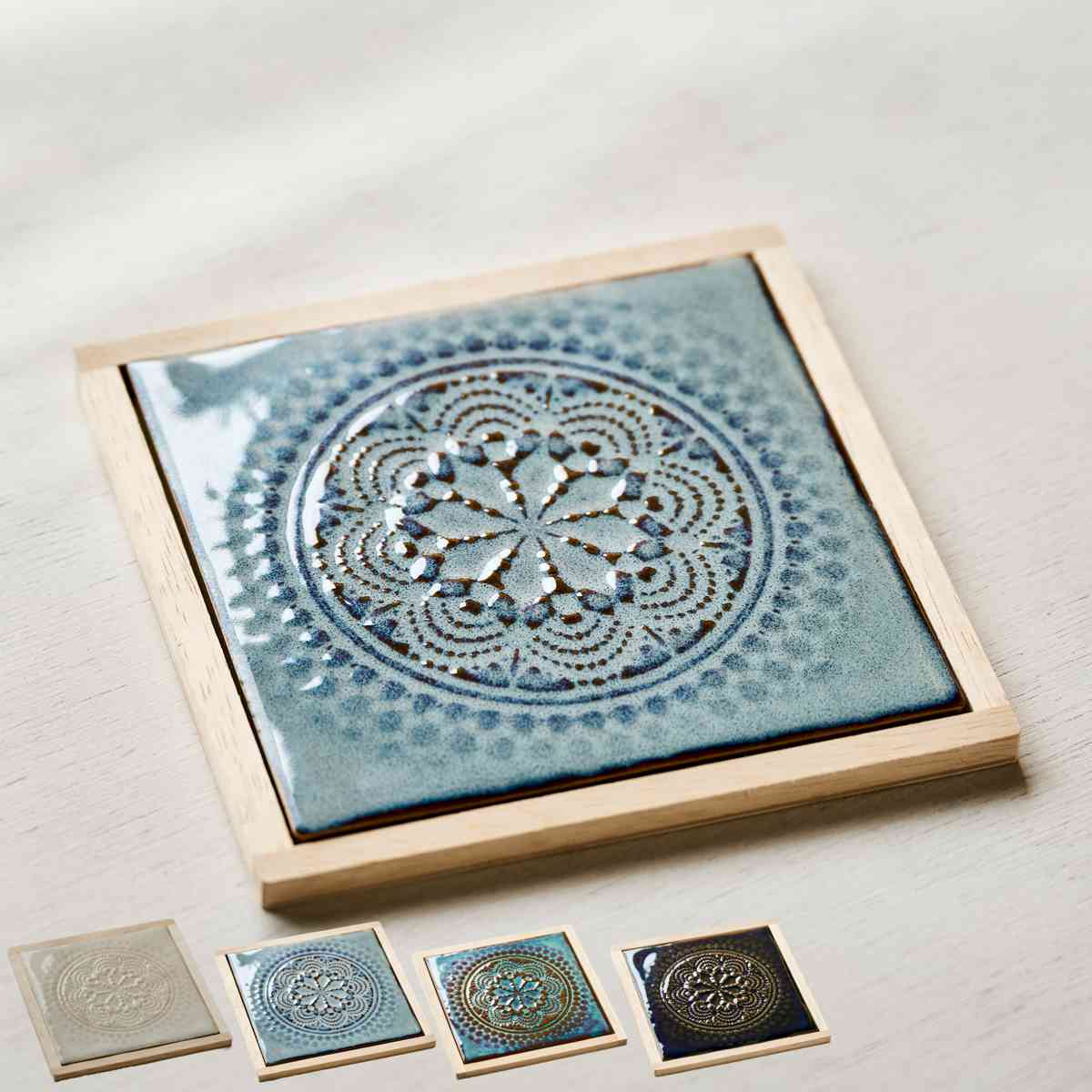 鍋敷き マンダラ鍋敷き 曼荼羅 ( 鍋敷 磁器 美濃焼 タイル なべ敷き なべしき 鍋しき 日本製 トリベット 鍋 スキレット 急須 ティーポット 置き トレイ トレー 卓上 おしゃれ ) 【パウダーブルー】