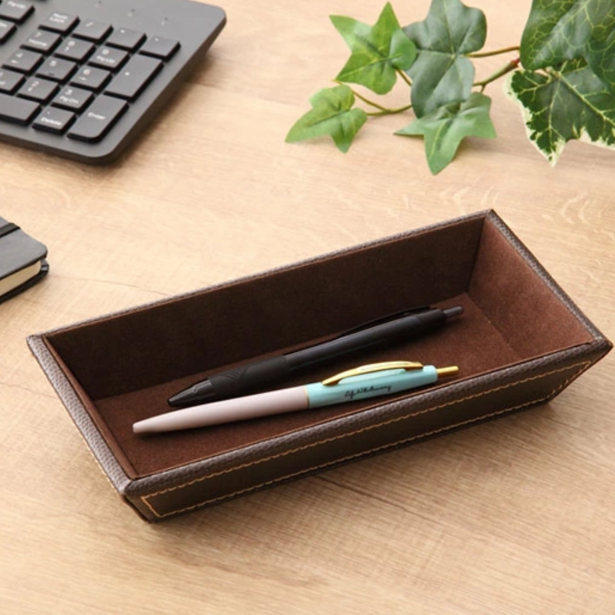 小物トレー 長方形 トレー レザー風 キャッシュトレー 幅21.5×奥行10.5×高さ4cm （ 小物入れ トレイ アクセサリートレイ ペン めがね メガネ置き 腕時計 ペン置き メガネ キャッシュトレイ お釣り入れ 雑貨 インテリア おしゃれ ）