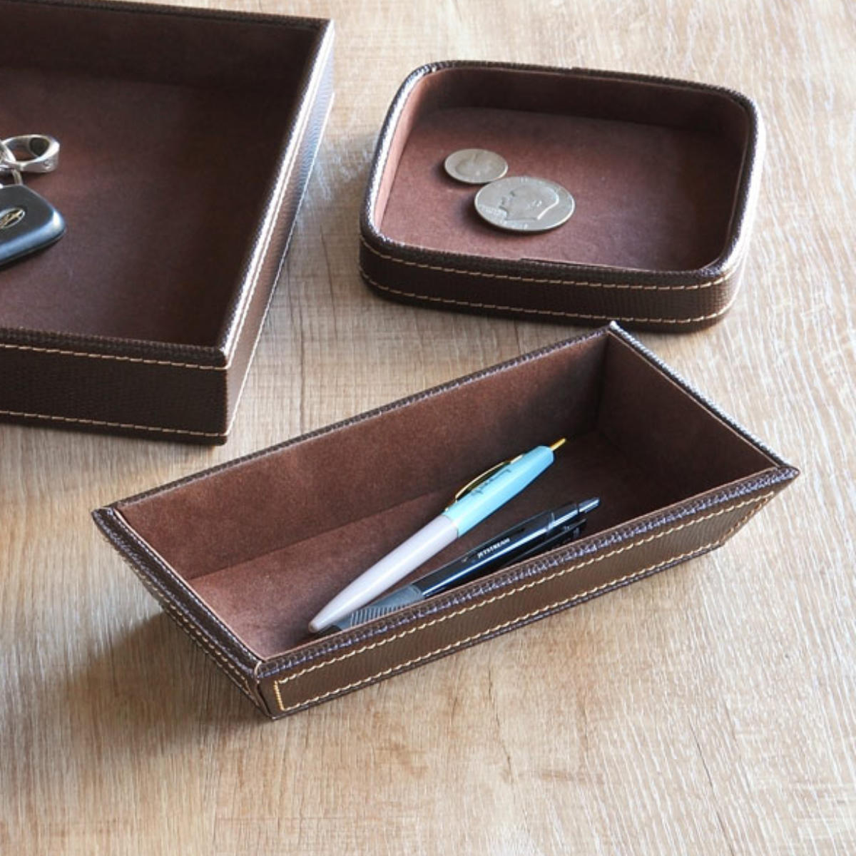 小物トレー 長方形 トレー レザー風 キャッシュトレー 幅21.5×奥行10.5×高さ4cm ( 小物入れ トレイ アクセサリートレイ ペン めがね メガネ置き 腕時計 ペン置き メガネ キャッシュトレイ お釣り入れ 雑貨 インテリア おしゃれ )