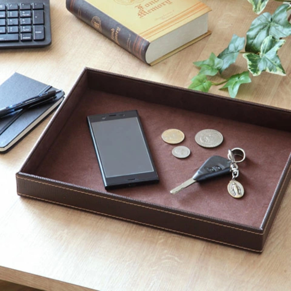 小物トレー 長方形 トレー レザー風 キャッシュトレー 幅33×奥行24×高さ4cm （ 小物入れ トレイ 卓上トレー アクセサリートレイ ペン めがね メガネ置き 腕時計 ペン置き メガネ 雑貨 インテリア おしゃれ ）