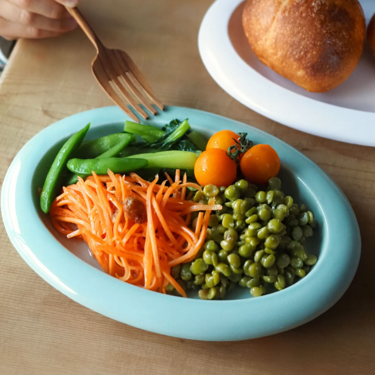 プレート Bread&Rice ポップな器 オーバルプレート S ( 18.2cm 電子レンジ対応 食洗機対応 磁器 美濃焼 日本製 楕円 オーバル お皿 皿 食器 おしゃれ シンプル かわいい 北欧 北欧風 カフェ ) 【ライトグリーン】 ライトグリーン