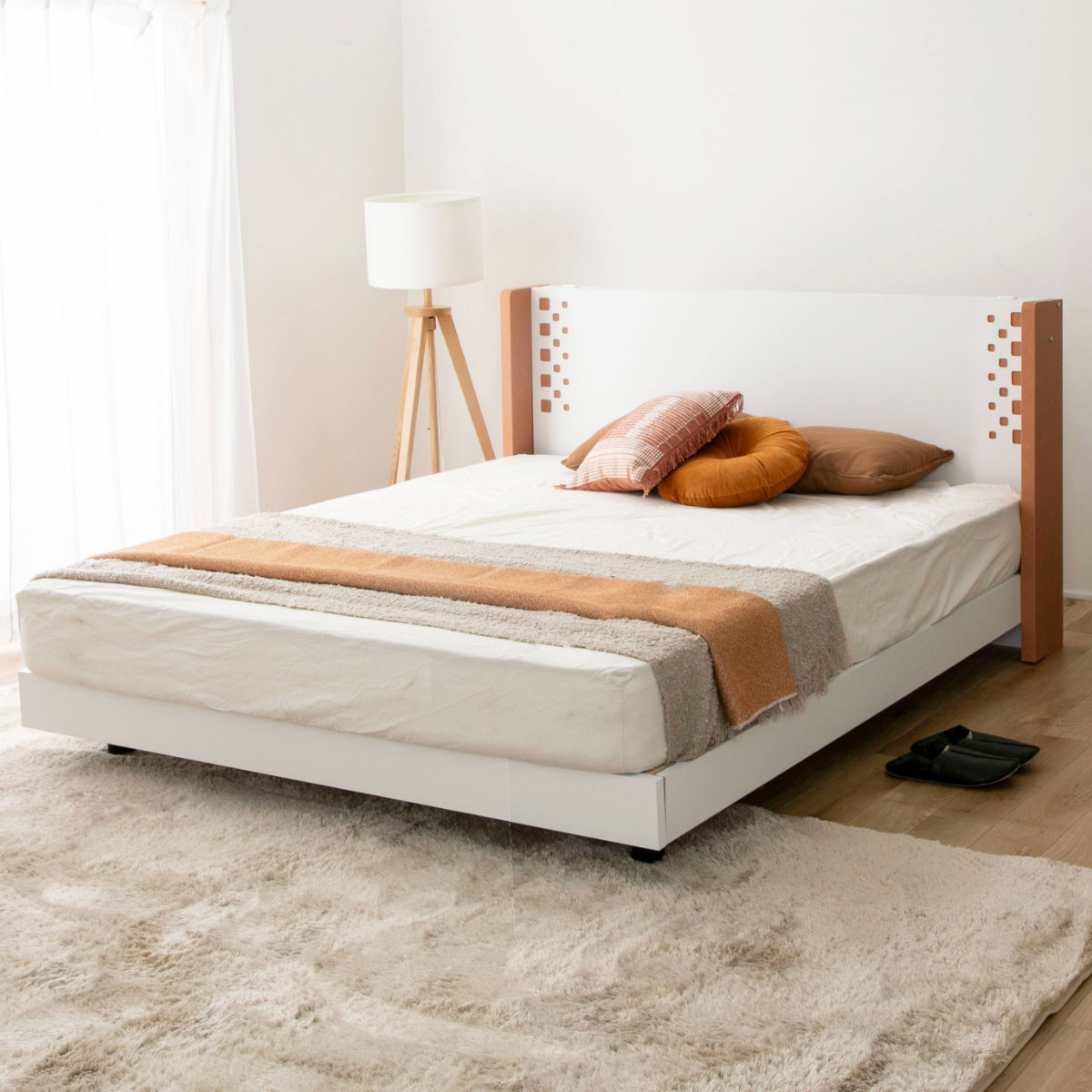 デザインベッド セミダブル YAMATE すのこ 日本製 Apel ( ベッド コンセント付 ベッドフレーム ロータイプ フロアベッド お掃除ロボット対応 バイカラー 棚付 テラコッタ ホワイト ) 【ホワイト】 ホワイト