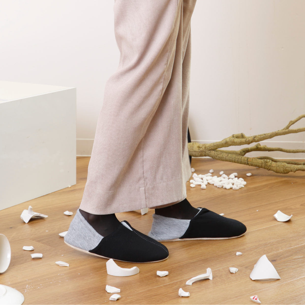 防災スリッパ L 足まもりっぱ 洗える ( 防災 ルームシューズ ルームスリッパ かかと付き スリッパ 踏み抜き防止 折り畳み 25~27cm メンズ バブーシュ 前詰まり 無地 男性 震災 災害 非常時 携帯 防災グッズ 静音 おしゃれ )