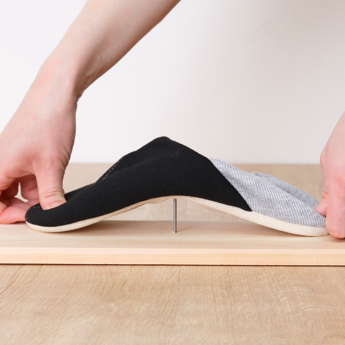 防災スリッパ L 足まもりっぱ 洗える ( 防災 ルームシューズ ルームスリッパ かかと付き スリッパ 踏み抜き防止 折り畳み 25~27cm メンズ バブーシュ 前詰まり 無地 男性 震災 災害 非常時 携帯 防災グッズ 静音 おしゃれ )