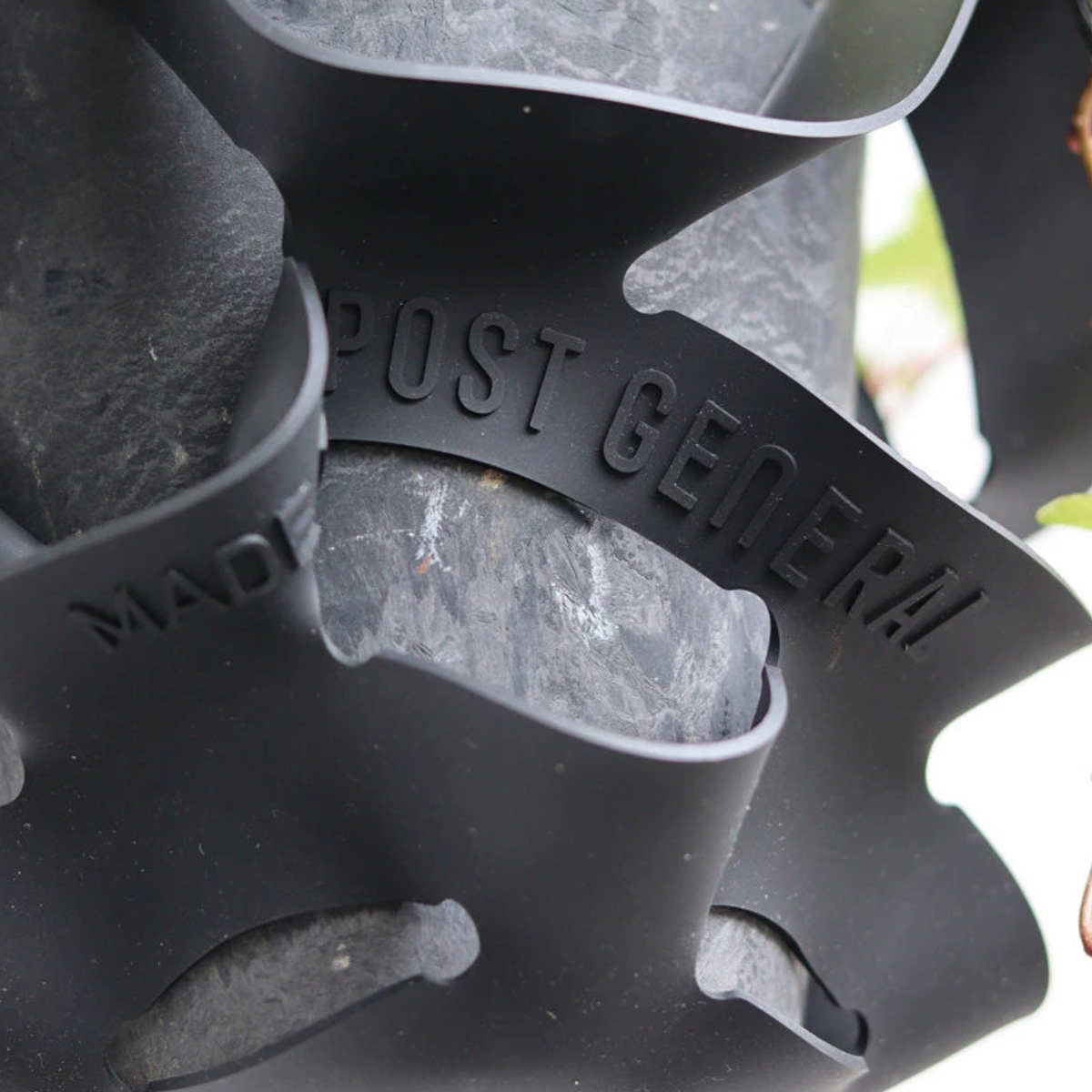 鉢カバー ラバー ポットハンガー L ( 鉢ポット バスケット 収納 プランターカバー ハンギングポット ラバー素材 プラントハンガー 4号 5号 Lサイズ クール ) 【ブラック】 ブラック