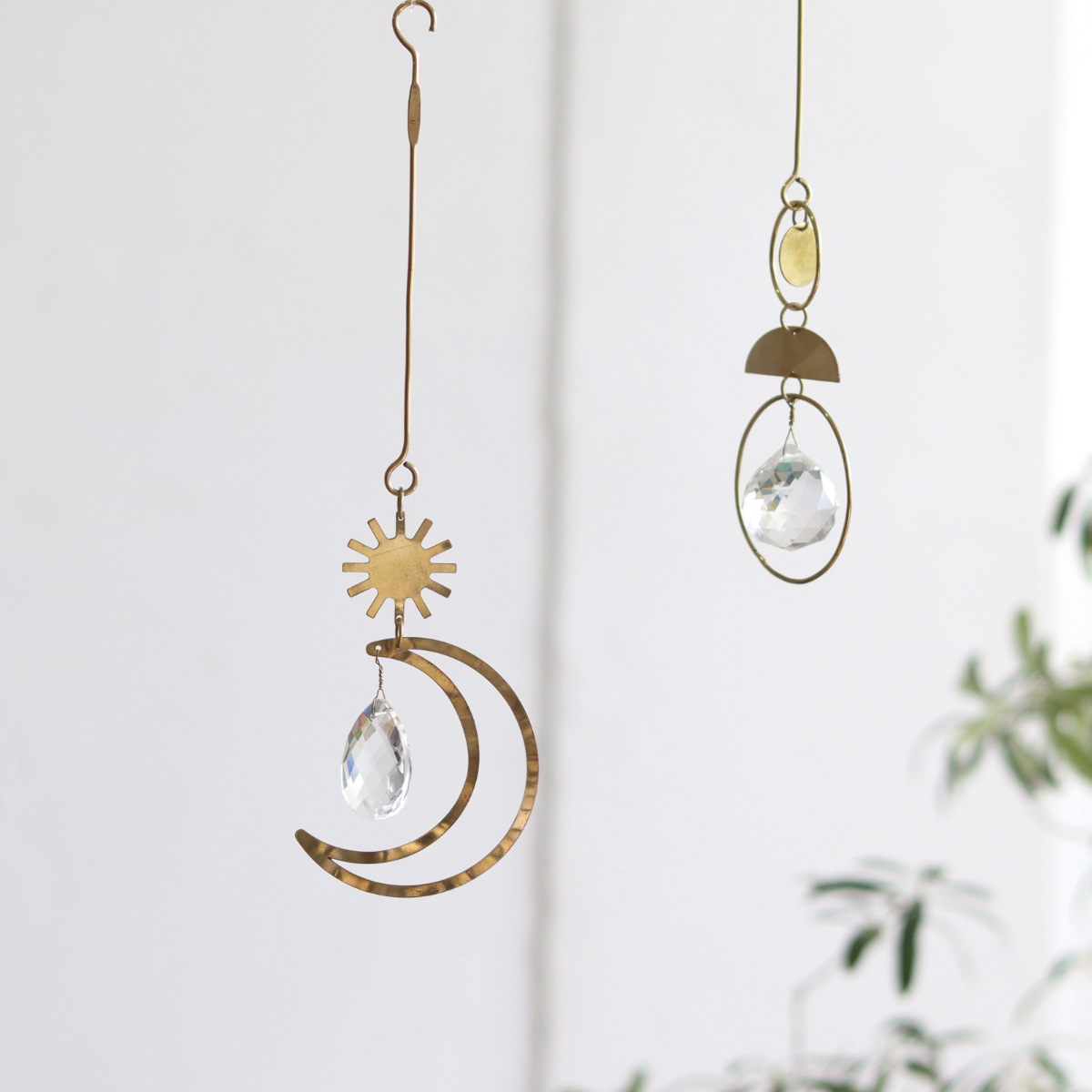 インブルーム ブラス&ガラス オーナメント 真鍮 ( サンキャッチャー 北欧 雑貨 ガラス おしゃれ キラキラ 吊下げ 赤ちゃん 窓辺 玄関 風水 癒し 飾り インテリア ダクトレール ) 【ラウンド】 ラウンド