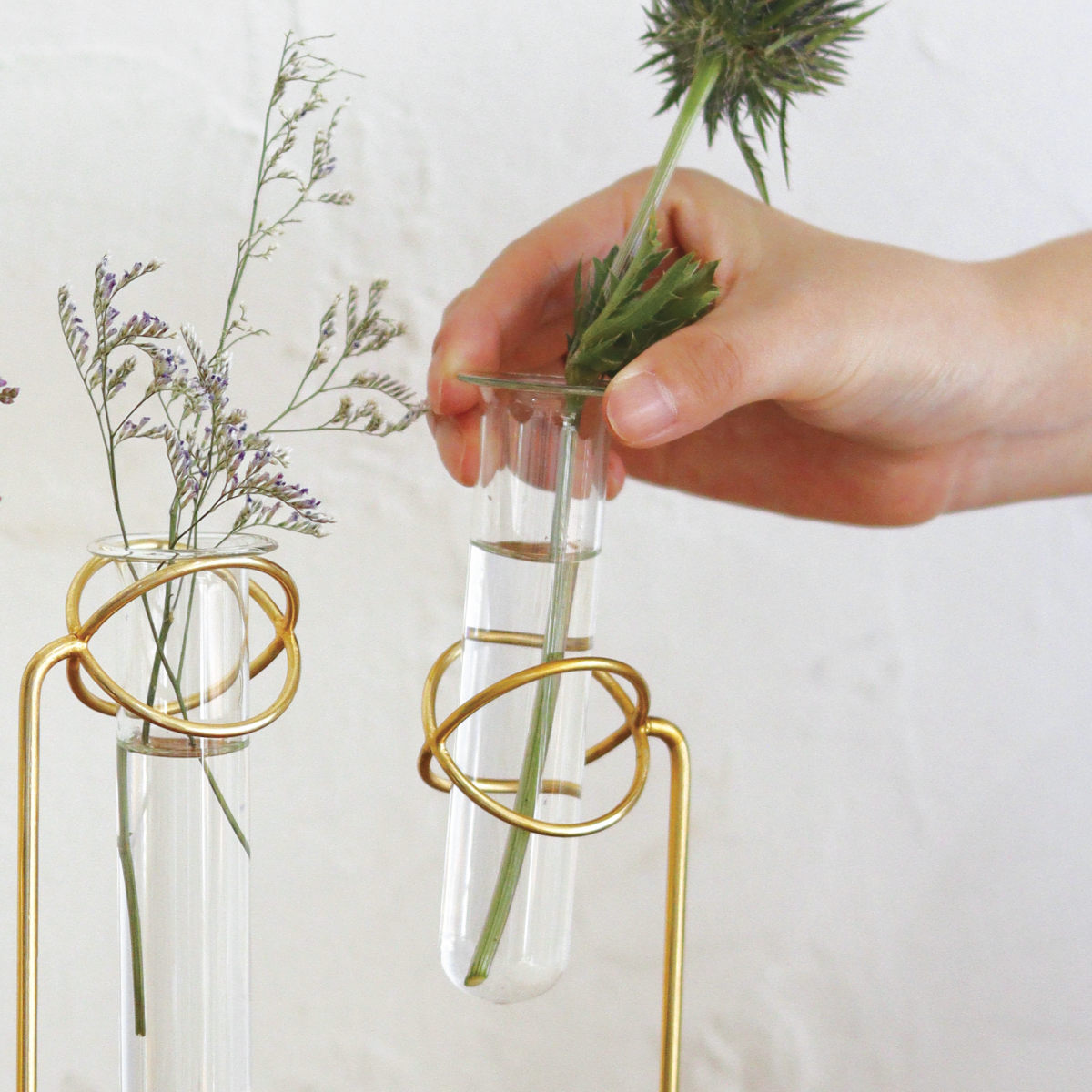 花瓶 アルテン スタンドフラワーベース シングル ( フラワーベース 花びん 花器 ベース 一輪挿し 花 飾る 手作り スタンド 室内 植物 ガラス 真鍮 ハンギング ハンギングオーナメント アカシア 天然木 1連 )