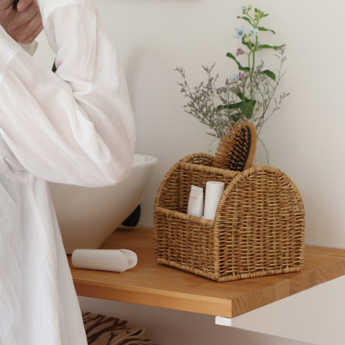 収納ボックス ユティルナイール リモコンラック 小物入れ 洗える ( かご 収納 カゴ ラタン風 水洗い 収納かご 小物収納 リビング収納 幅16×奥行16×高さ16cm 天然素材風 リモコン収納 デスク整理 丸洗い リモコン立て )