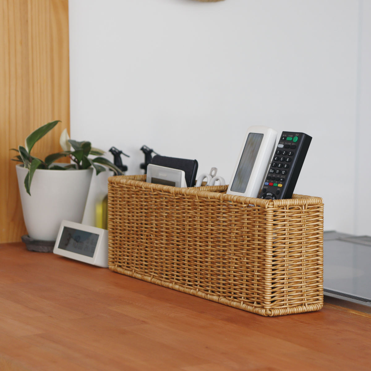 収納ボックス ユティルナイール マルチケース すき間収納 洗える ( かご 収納 カゴ ラタン風 水洗い 収納かご 小物収納 幅42×奥行9×高さ14cm 天然素材風 丸洗い 隙間 スリム リビング収納 玄関 キッチン収納 )