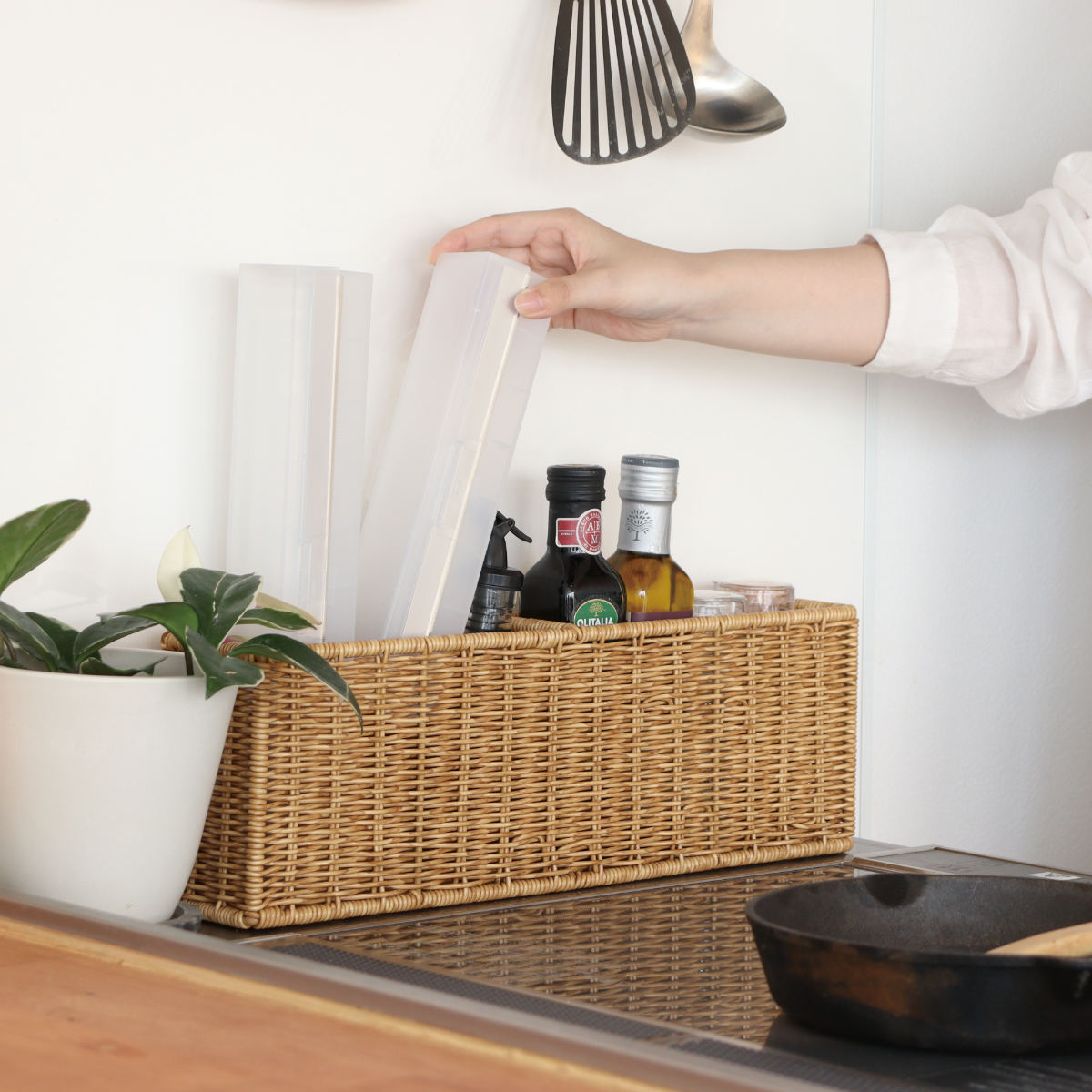 収納ボックス ユティルナイール マルチケース すき間収納 洗える ( かご 収納 カゴ ラタン風 水洗い 収納かご 小物収納 幅42×奥行9×高さ14cm 天然素材風 丸洗い 隙間 スリム リビング収納 玄関 キッチン収納 )