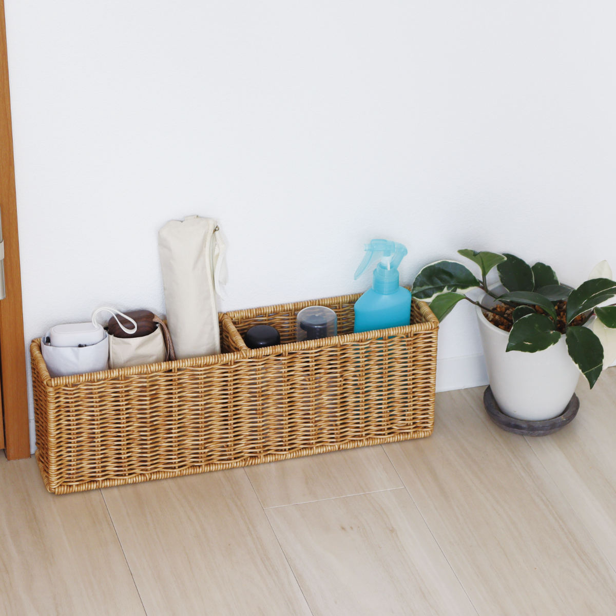 収納ボックス ユティルナイール マルチケース すき間収納 洗える ( かご 収納 カゴ ラタン風 水洗い 収納かご 小物収納 幅42×奥行9×高さ14cm 天然素材風 丸洗い 隙間 スリム リビング収納 玄関 キッチン収納 )
