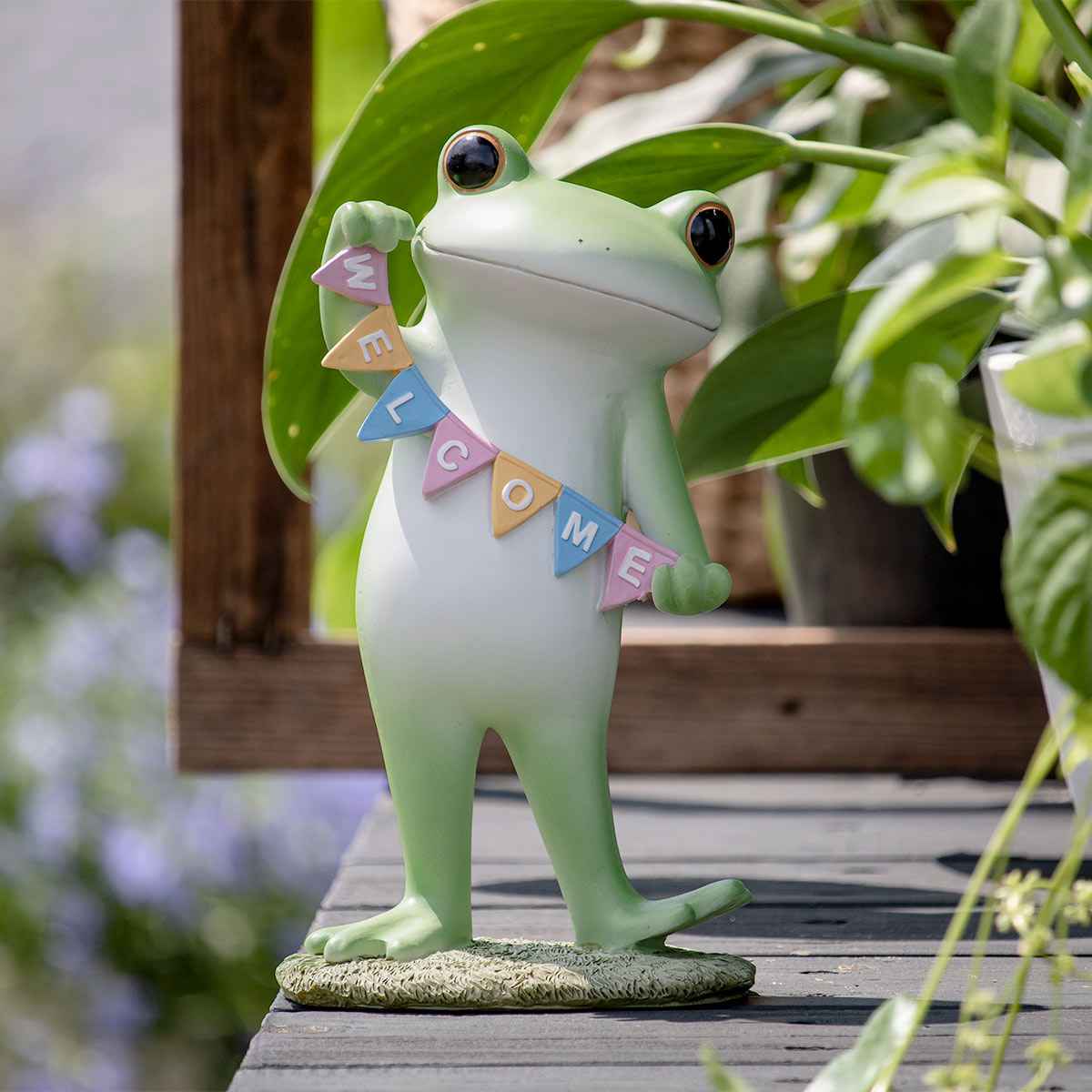 人気ショップが最安値挑戦！ 木彫り 蛙 キーホルダー 葉付き 緑 レディース