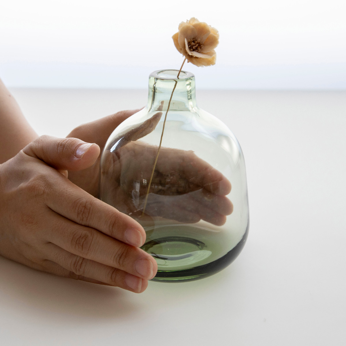 花瓶 ガラスベース ミスルトー ラウンド ミドル ( 花ビン 花びん 花器 ベース フラワーベース フラワー 花 飾る 花入れ ガラス ガラス製 クリア 透明 おしゃれ 一輪挿し )