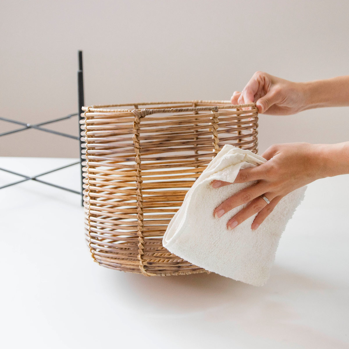 鉢カバー トーク ラウタ フェイクPEPE スタンド付きバスケットラウンドトール M ( プランターカバー ポットカバー かご カゴ バスケット 収納カゴ 手編み 観葉植物 鉢植え 花 室内 おしゃれ 水洗い 植木鉢カバー 脚付き 7号鉢 丸型 )