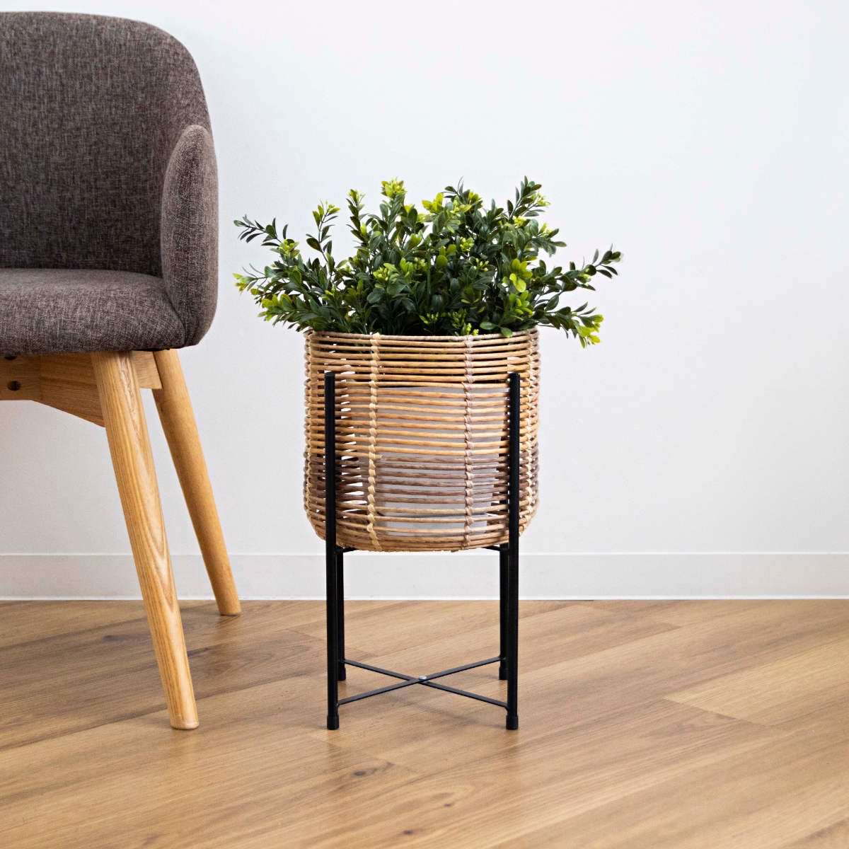 鉢カバー トーク ラウタ フェイクPEPE スタンド付きバスケットラウンドトール M ( プランターカバー ポットカバー かご カゴ バスケット 収納カゴ 手編み 観葉植物 鉢植え 花 室内 おしゃれ 水洗い 植木鉢カバー 脚付き 7号鉢 丸型 )