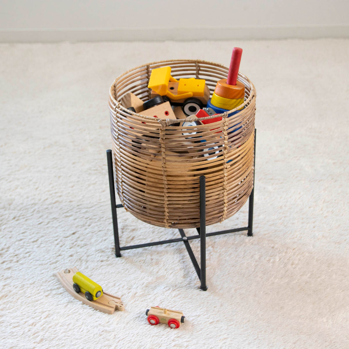 鉢カバー トーク ラウタ フェイクPEPP スタンド付きバスケットラウンド L ( プランターカバー ポットカバー かご カゴ バスケット 収納カゴ 手編み 観葉植物 鉢植え 花 室内 おしゃれ 水洗い 植木鉢カバー 脚付き 8号鉢 丸型 )