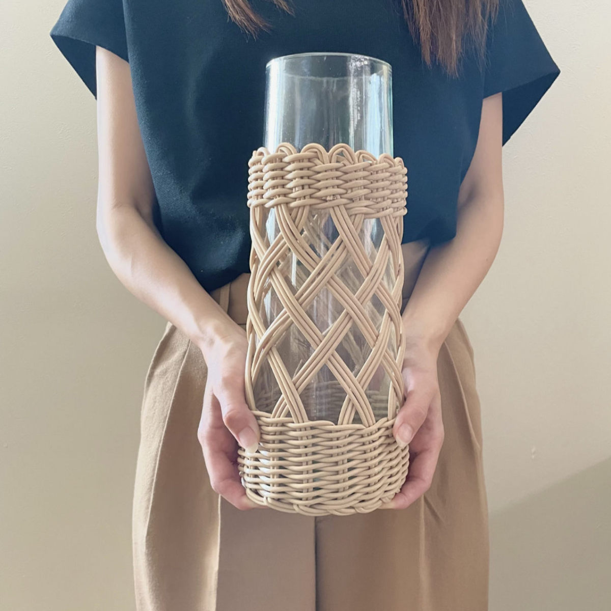 花瓶 ヴァス フェイクPE 柳フラワーベース 円柱型 ( 花ビン 花びん 花器 ベース フラワーベース フラワー 花 飾る 花入れ ガラス ガラス製 クリア 透明 おしゃれ 洗える 天然素材風 持ち手付き 一輪挿し )