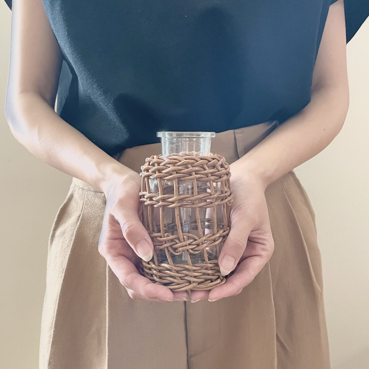 花瓶 ヴァス フェイクPE 柳フラワーベース ミルク瓶型 ( 花ビン 花びん 花器 ベース フラワーベース フラワー 花 飾る 花入れ ガラス ガラス製 クリア 透明 おしゃれ 洗える 天然素材風 一輪挿し )