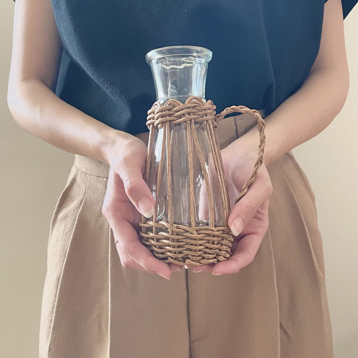 花瓶 ヴァス フェイクPE 柳フラワーベース ハンドル型 L ( 花ビン 花びん 花器 ベース フラワーベース フラワー 花 飾る 花入れ ガラス ガラス製 クリア 透明 おしゃれ 洗える 天然素材風 持ち手付き 一輪挿し )