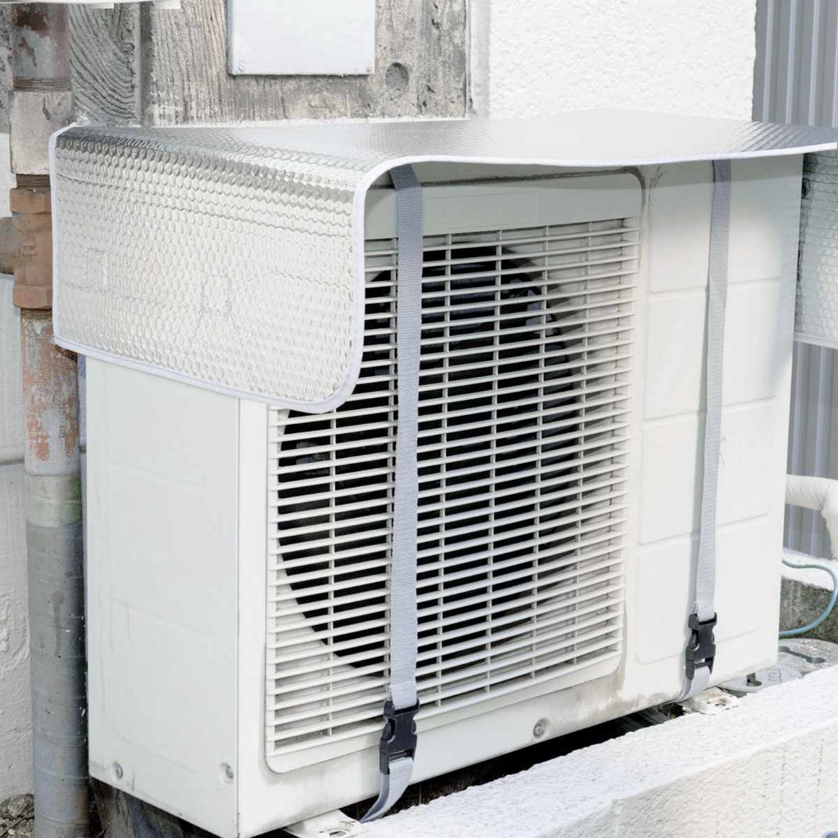 室外機カバー エアコン マグネット式 ワンタッチベルト 取り付け簡単 遮熱カバー 節電 （ エアコン室外機カバー エアコンカバー アルミ ベルト 日除け 室外機 遮熱 日よけ パネル カバー 貼るだけ 磁石 日光対策 直射日光 ）