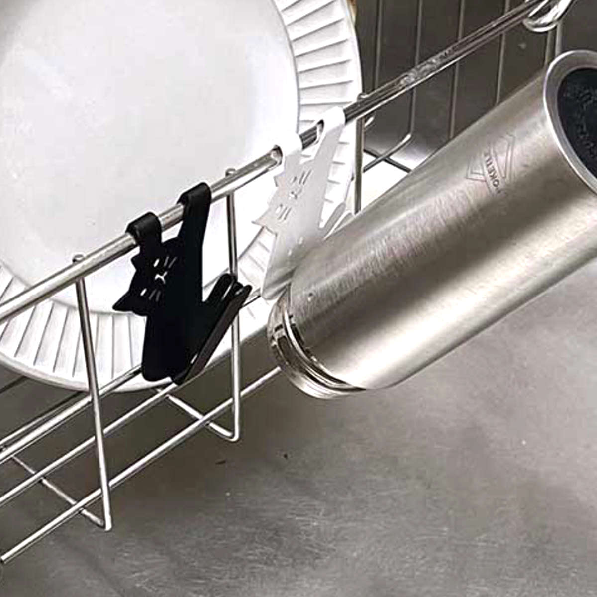 ボトル立て NEKO DECO KITCHEN ボトルフック 猫 水切り （ ネコデコキッチン 引っ掛け式フック ボトルホルダー ボトルスタンド 水切りラック 引っ掛ける 掛ける ペットボトル マグボトル コップ 乾燥 キッチン 掛け ホルダー ） 【ブラック】