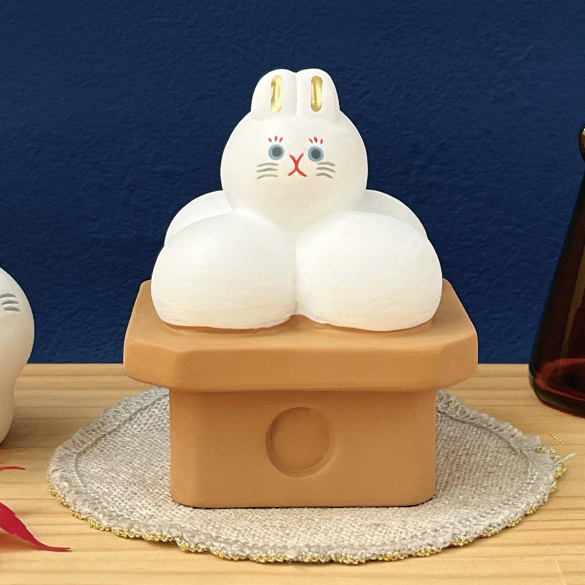 オブジェ 月しっぽ うさ団子 （ 置き物 ウサギ 雑貨 インテリア 玄関 お月見 十五夜 飾り 季節の置き物 秋 陶製 かわいい コンパクト ワンポイント トイレ ニッチ 飾る 可愛い リビング 卓上 机上 おしゃれ 癒し ）