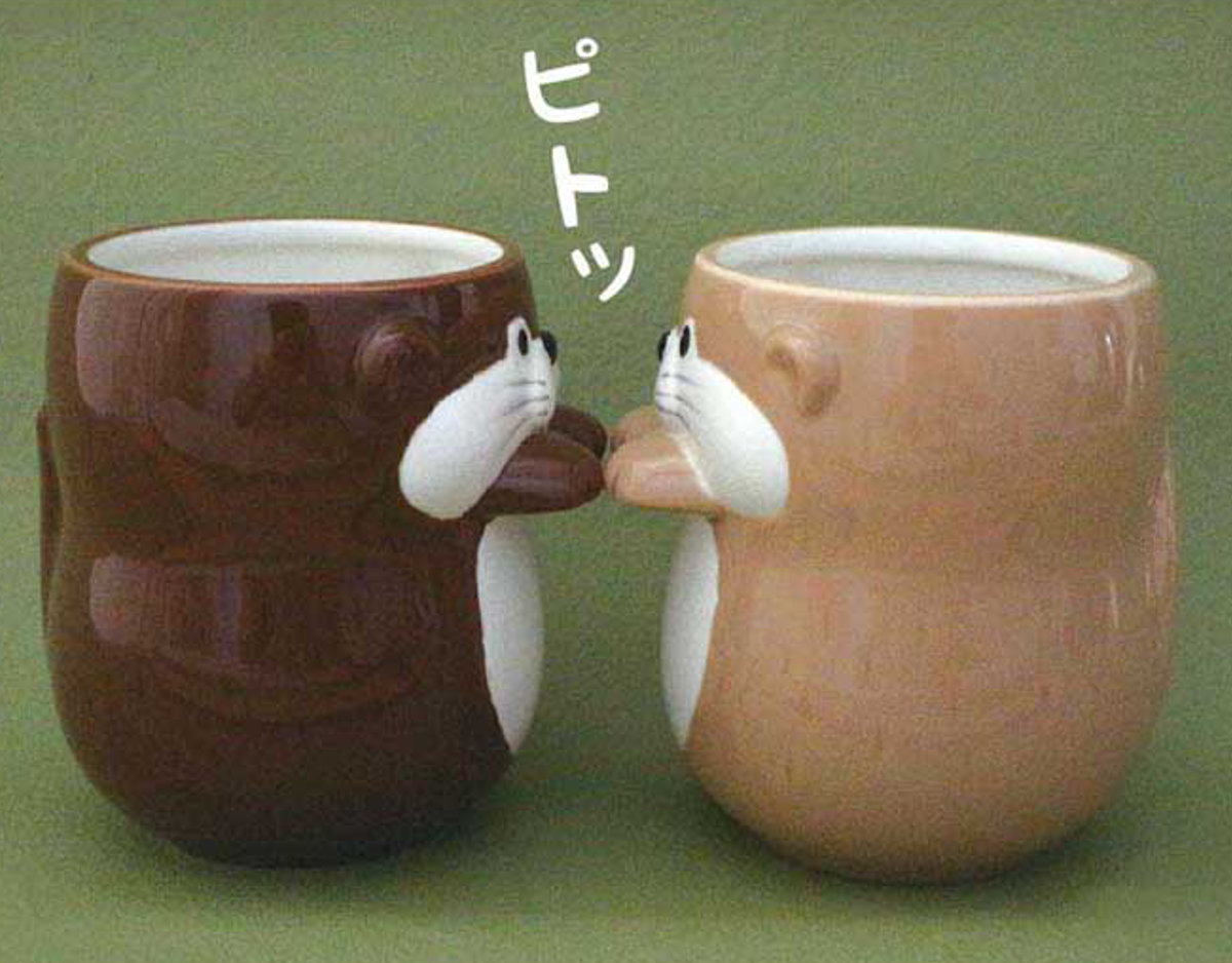 湯呑み そっとそえ手湯呑 ( 電子レンジ対応 陶器 湯呑 湯のみ 湯飲み コップ カップ 動物 アニマル カワウソ ウサギ カワウソカフェ 癒し かわいい ) 【カワウソチョコ】 カワウソチョコ