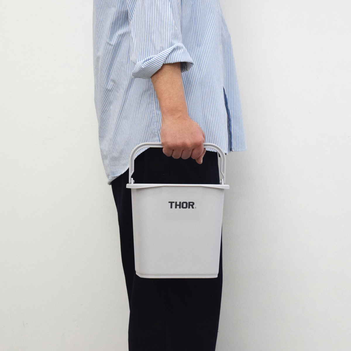 小物入れ 4.7L THOR QUADRATE BUCKET DC バケツ スクエア 持ち手付き ( 収納 収納ケース 収納ボックス 小物収納 プラスチック 四角 角型 ハンドル付き 用具入れ アウトドア ダストボックス ゴミ箱 ) 【ブラック】 ブラック