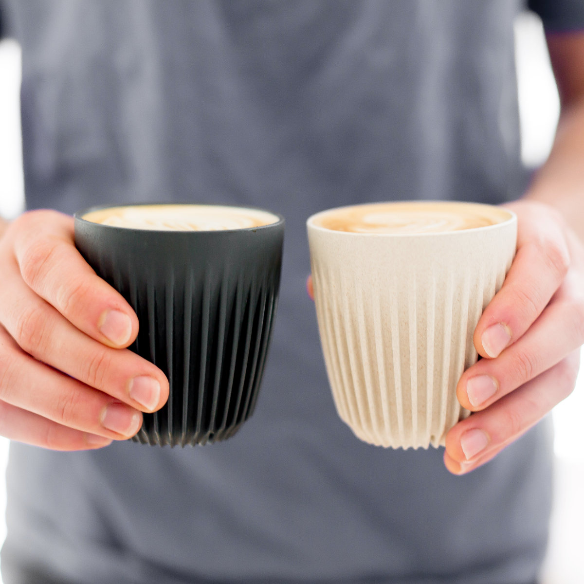 タンブラー 350ml Huskee ハスキーカップ 12オンス ( BPAフリー 食洗機対応 蓋付き コップ マグ マグカップ マグコップ エスプレッソ カップ おしゃれ かわいい サステナブル コーヒー豆 コーヒー ) 【チャコール】 チャコール