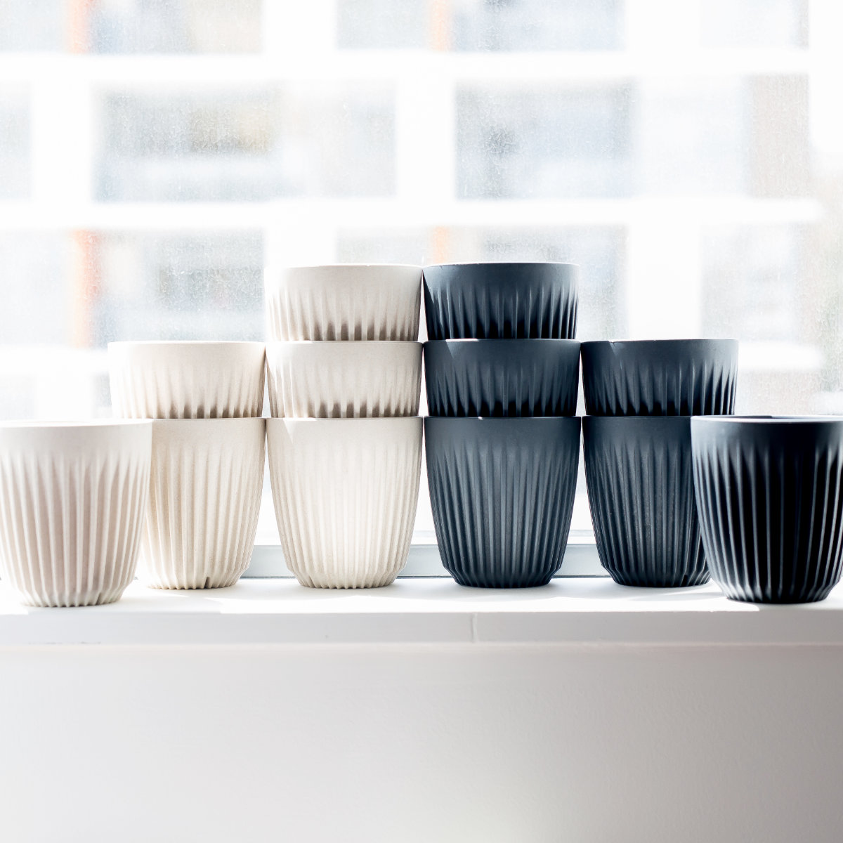 タンブラー 350ml Huskee ハスキーカップ 12オンス ( BPAフリー 食洗機対応 蓋付き コップ マグ マグカップ マグコップ エスプレッソ カップ おしゃれ かわいい サステナブル コーヒー豆 コーヒー ) 【チャコール】 チャコール