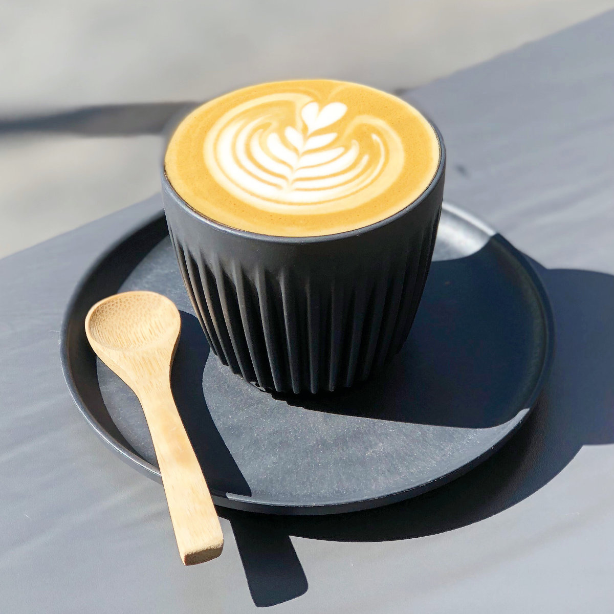 タンブラー 350ml Huskee ハスキーカップ 12オンス ( BPAフリー 食洗機対応 蓋付き コップ マグ マグカップ マグコップ エスプレッソ カップ おしゃれ かわいい サステナブル コーヒー豆 コーヒー ) 【チャコール】 チャコール