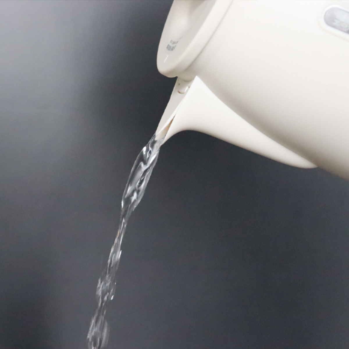 電気ケトル 0.8L KYUPOT ドリテック ( dretec コンパクトケトル 800ml 電気 ケトル コンパクト 湯沸しポット 湯沸かし ポット 湯沸かしケトル 早い ミニ おしゃれ 白 黒 ) 【ホワイト】 ホワイト