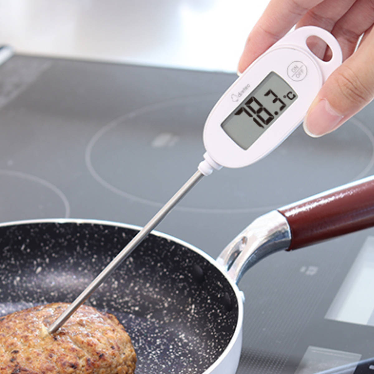 クッキング温度計 パンテ ケース付き ドリテック ( dretec 調理用温度計 デジタル温度計 防水 揚げ物 300度 オートパワーオフ 吊り下げ キッチンツール お菓子作り ホワイト )