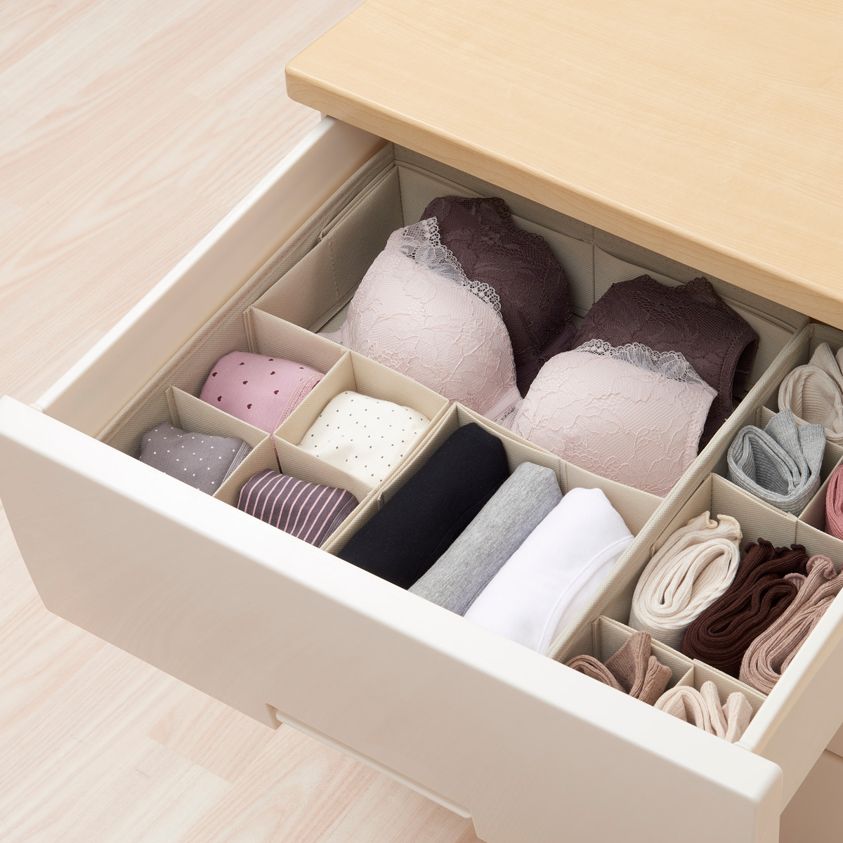 収納ボックス 仕切りが動く収納ボックス L 幅33.5×奥行33.5×高さ10cm ( 収納 引き出し 仕切りケース 収納ケース インナーケース 仕切りボックス 仕切り 引出し チェスト 整理 衣類収納 靴下 ハンカチ 小物 整頓ボックス )