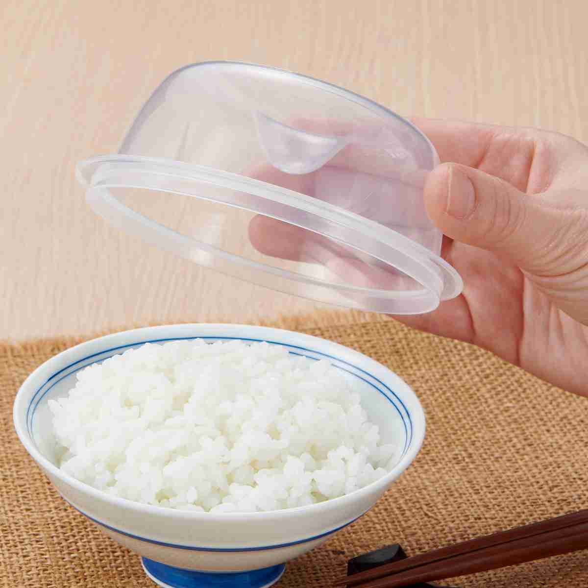 冷凍ごはん容器 ごはん専用 冷凍 保存容器 一膳 4個入 ( ご飯 容器 電子レンジ 米 冷凍ご飯容器 冷凍保存 食洗機対応 電子レンジ対応 日本製 一膳分 一杯分 お米 ごはん 小分け 保存 炊き立てごはん 丸型 )