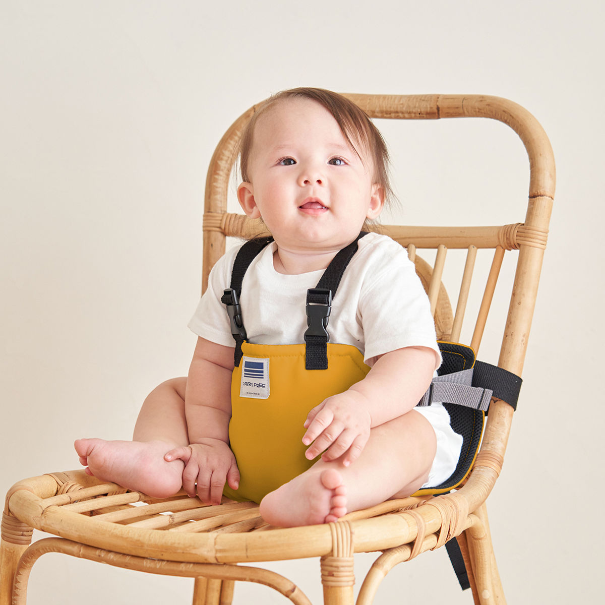 チェアベルト ホールド プラス ベビー ベビーチェア 日本製 腰ベルト ( キャリフリー 赤ちゃん キッズ キッズ肩ベルト 立ち上がり防止 ベルト肩付き 防汚 椅子ベルト チェアーベルト 補助ベルト コンパクト 食事 離乳食 お出かけ ) 【ブラック】 ブラック