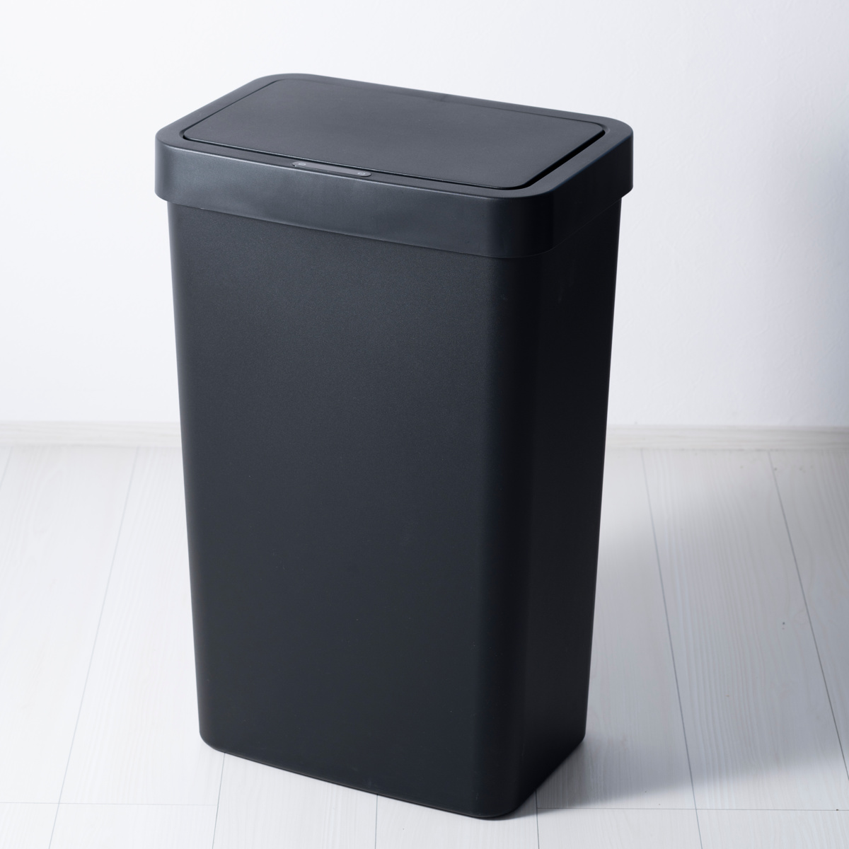 EKO ゴミ箱 50L ハナセンサービン センサー式 ( イーケーオー ごみ箱 50リットル 自動開閉 スリム 大容量 センサー 一年保証付き 大きい 大きめ 電池式 キッチン ふた付き 分別 ) 【ブラック】 ブラック