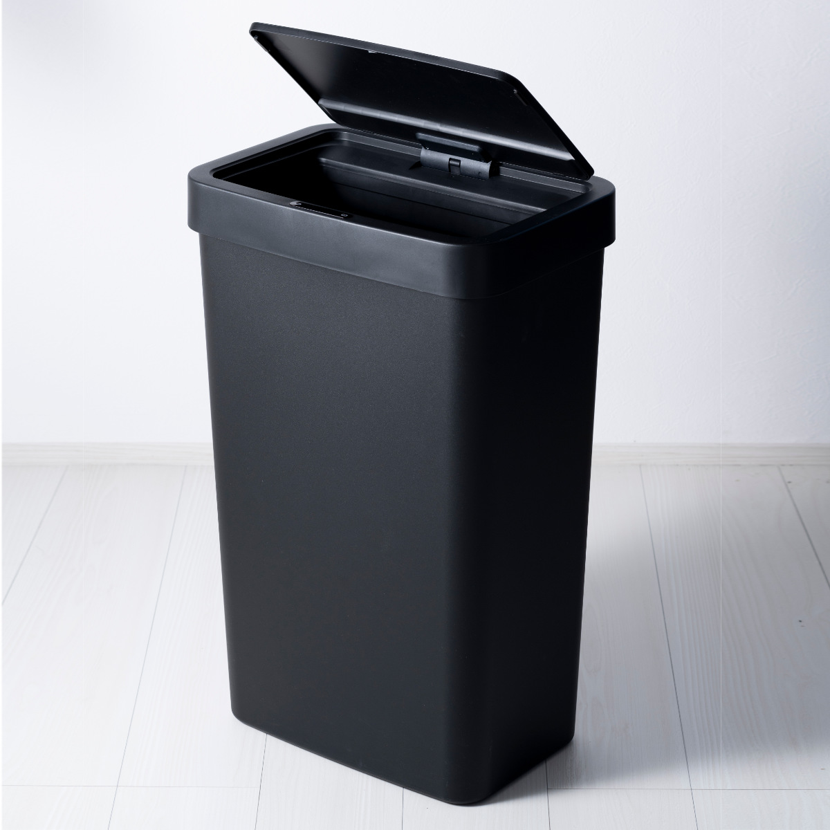 EKO ゴミ箱 50L ハナセンサービン センサー式 ( イーケーオー ごみ箱 50リットル 自動開閉 スリム 大容量 センサー 一年保証付き 大きい 大きめ 電池式 キッチン ふた付き 分別 ) 【ブラック】 ブラック