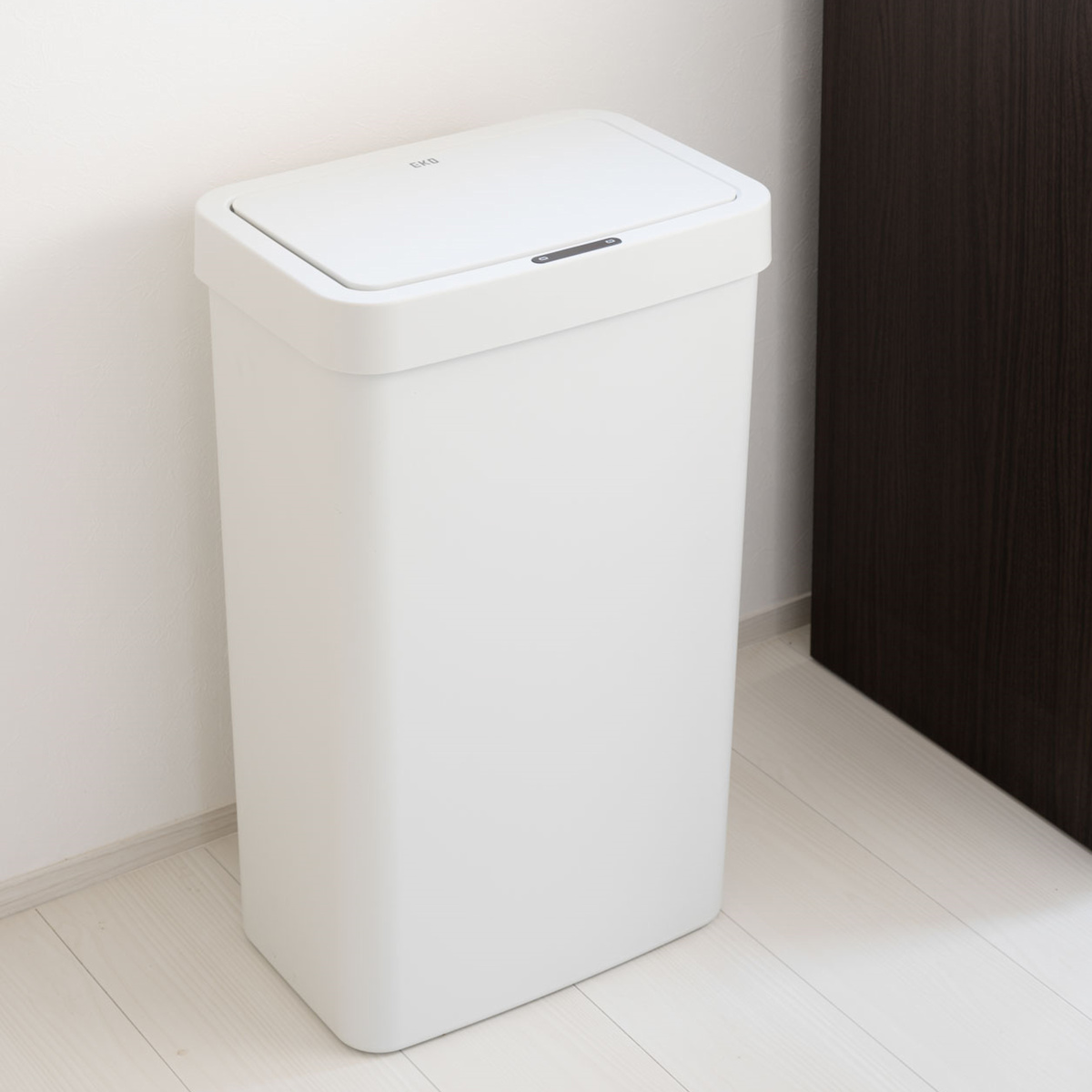 EKO ゴミ箱 50L ハナセンサービン センサー式 ( イーケーオー ごみ箱 50リットル 自動開閉 スリム 大容量 センサー 一年保証付き 大きい 大きめ 電池式 キッチン ふた付き 分別 ) 【ブラック】 ブラック