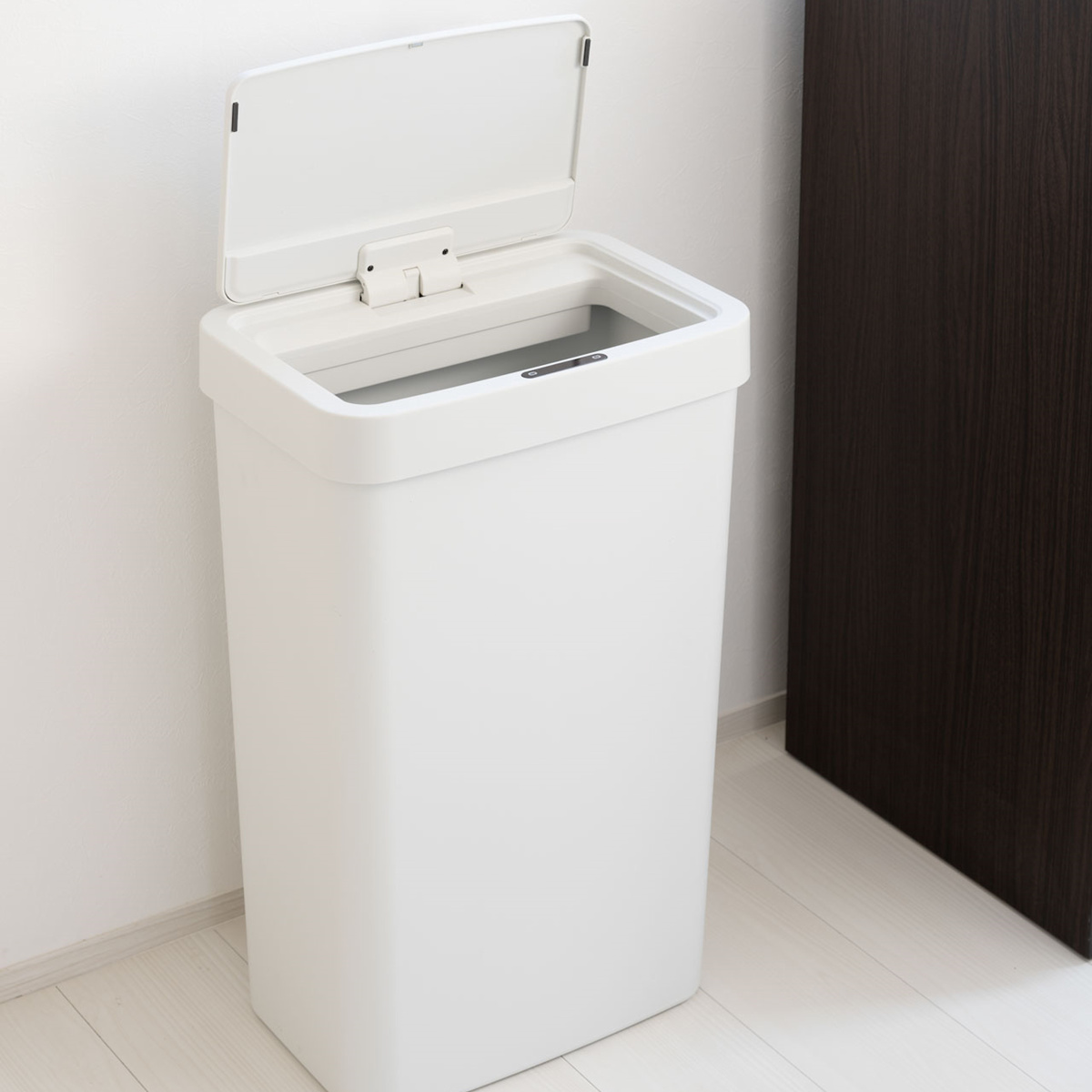 EKO ゴミ箱 50L ハナセンサービン センサー式 ( イーケーオー ごみ箱 50リットル 自動開閉 スリム 大容量 センサー 一年保証付き 大きい 大きめ 電池式 キッチン ふた付き 分別 ) 【ブラック】 ブラック