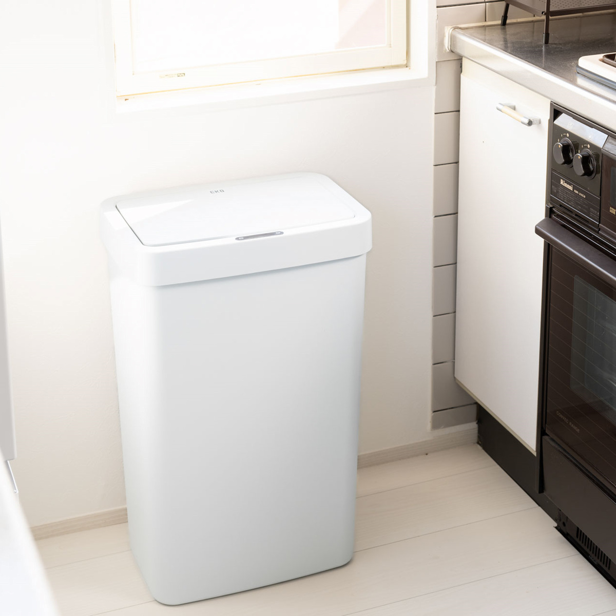 EKO ゴミ箱 50L ハナセンサービン センサー式 ( イーケーオー ごみ箱 50リットル 自動開閉 スリム 大容量 センサー 一年保証付き 大きい 大きめ 電池式 キッチン ふた付き 分別 ) 【ブラック】 ブラック