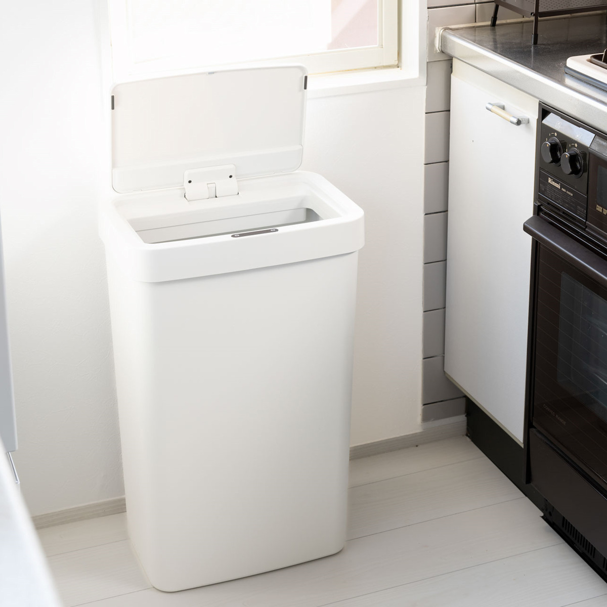 EKO ゴミ箱 50L ハナセンサービン センサー式 ( イーケーオー ごみ箱 50リットル 自動開閉 スリム 大容量 センサー 一年保証付き 大きい 大きめ 電池式 キッチン ふた付き 分別 ) 【ブラック】 ブラック