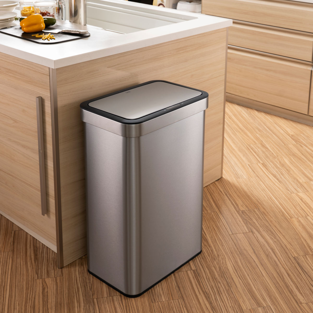 EKO ゴミ箱 70L エコノヴァセンサービン センサー式 ( イーケーオー ごみ箱 70リットル 自動開閉 スリム 大容量 センサー 一年保証付き 大きい 大きめ 電池式 キッチン ふた付き 分別 )