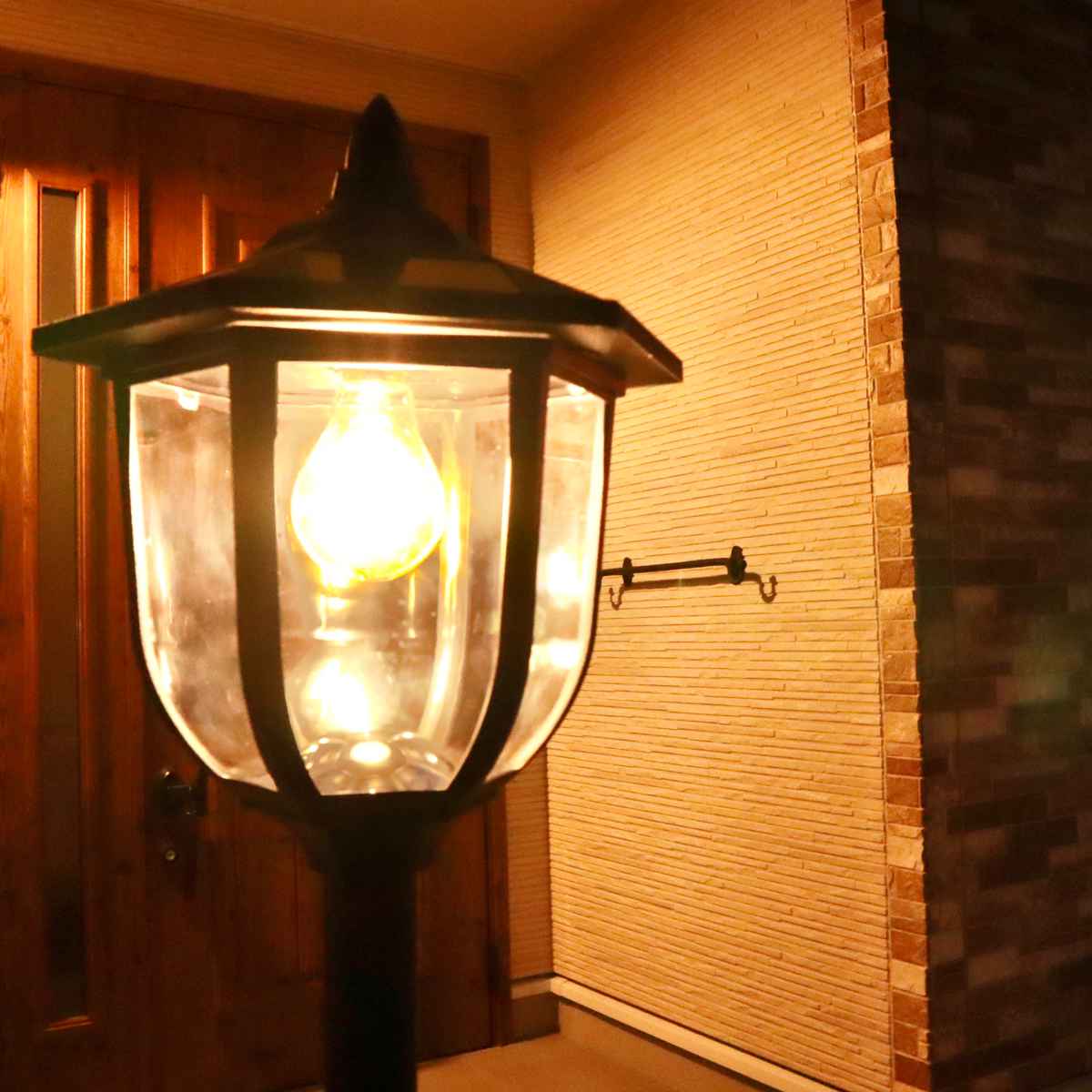 ライト ソーラー充電式ヨーロピアンライト ( ソーラーライト ガーデンライト 屋外 地面 埋め込み ソーラー 太陽光充電 プランター 埋め込み式ライト 街路灯風 LEDライト 配線不要 防犯 光センサー 自動 太陽光 充電式 明るさ調節 )