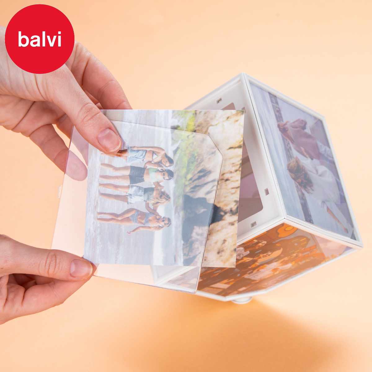 balvi フレーム キューブ 10x10cm ローテイティング （ バルビ フォトフレーム 写真 ましかくプリント 6枚 回転 ギフト プレゼント フォトスタンド 写真立て かわいい おしゃれ 回る 置き型 リビング 子ども 成長記録 ）