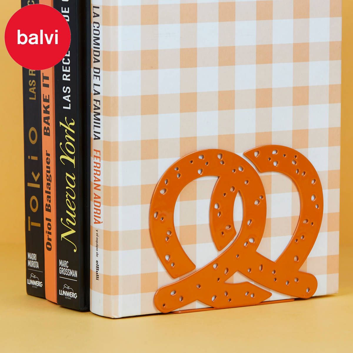 balvi ブックエンド 本立て 本 オシャレ プレッツェル （ バルビ 倒れない ブックスタンド 雑誌 収納 卓上 デザイン 金属 本収納 仕切り インテリア ギフト プレゼント ユニーク おしゃれ 卓上収納 デスク整理 ）