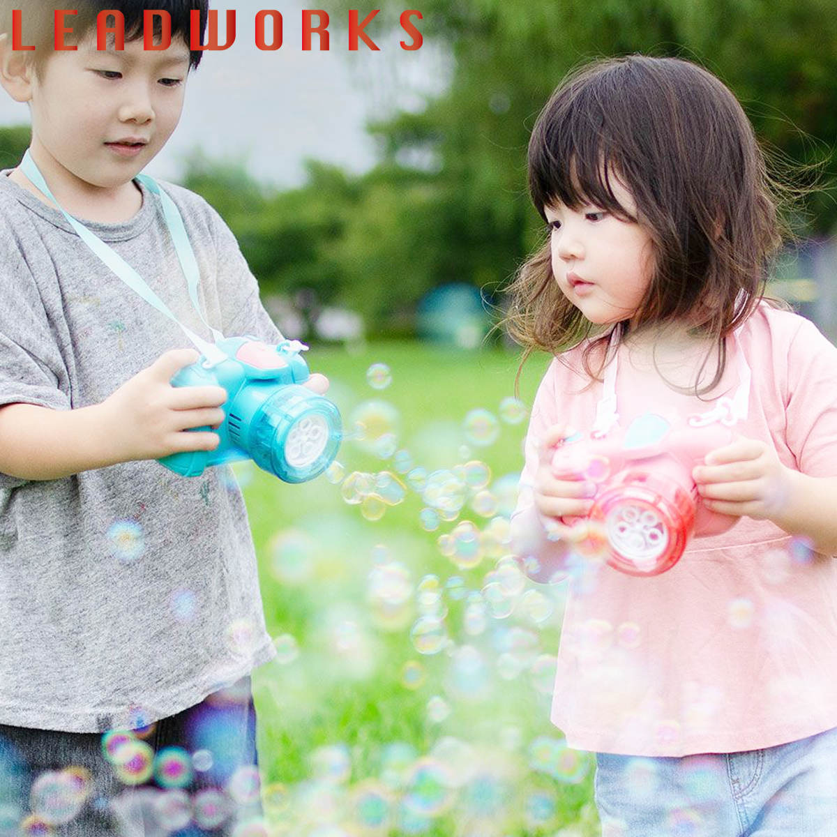 カメラ シャボン玉 電動 遊び バブルカメラ （ レッドワークス しゃぼん玉 おもちゃ 外遊び 子ども キッズ 幼児 バブルマシーン 電動式 しゃぼん液付き 夏 玩具 赤ちゃん ベビー 子供 こども 孫 おうち時間 おうち遊び プール ） 【ピンク】