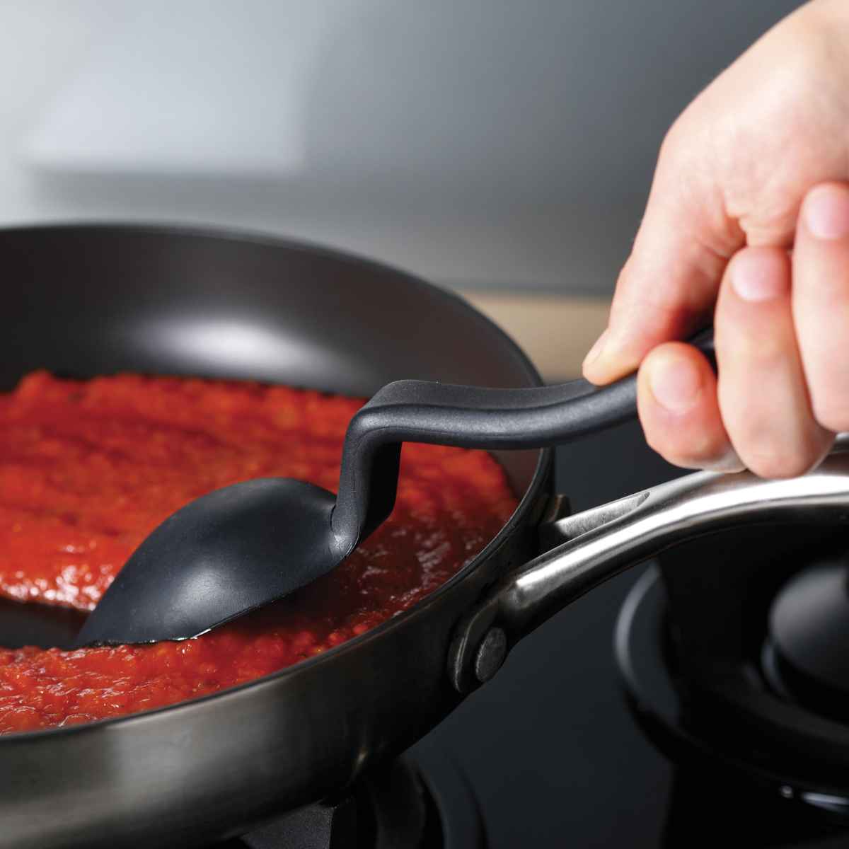 シリコーンスプーン dreamfarm Supoon ( 調理スプーン 計量スプーン メジャースプーン 大さじ 小さじ ソース メモリ付き 先端が浮く 便利 キッチンツール シリコン製 ) 【ブラック】 ブラック