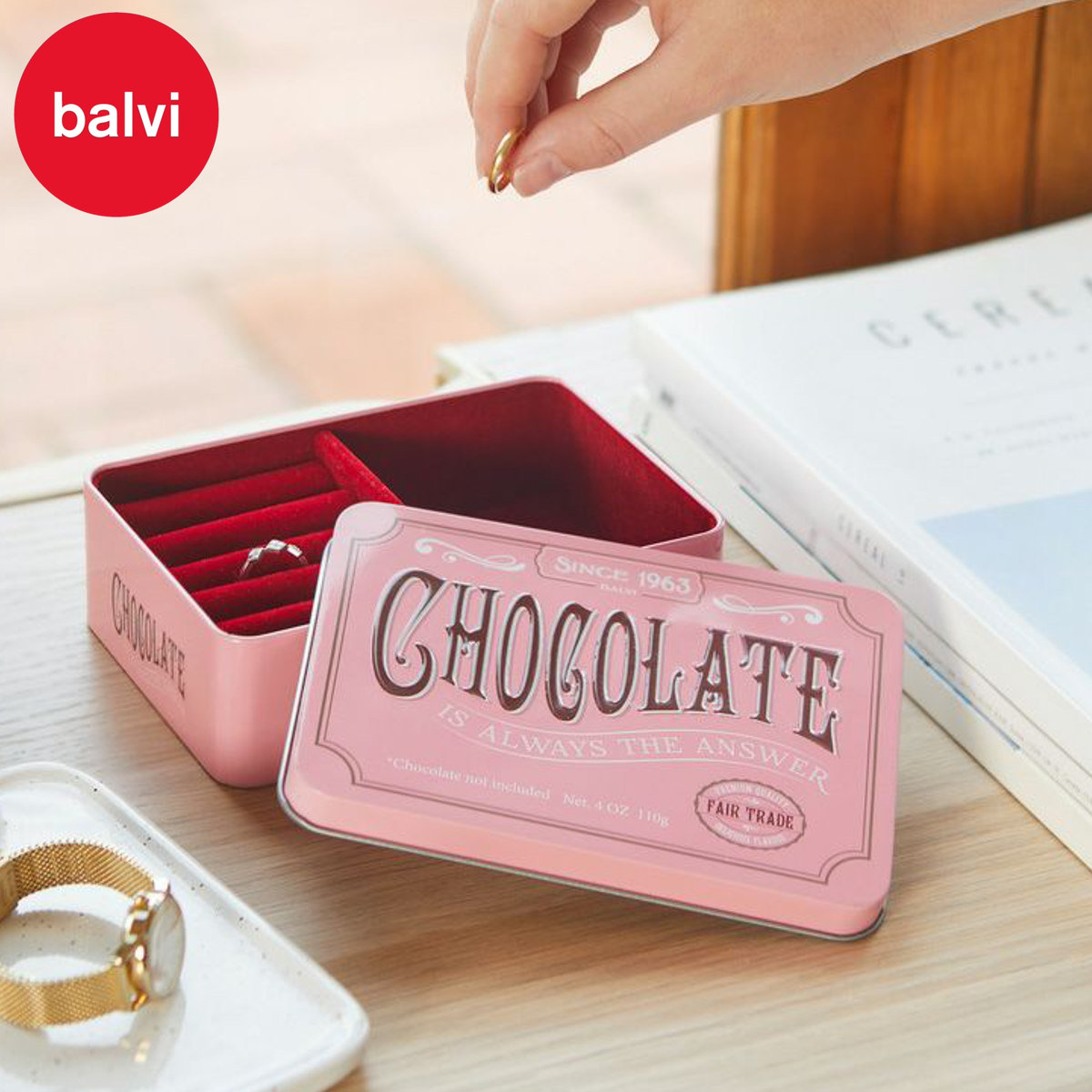 ジュエリーボックス balvi アクセサリーケース チョコレート お菓子 （ バルビ 収納 ジュエリー スウェード調 アクセサリーボックス ボックス 仕切り ピアス 指輪 リング イヤリング 腕時計 ネックレス おしゃれ レトロ ）